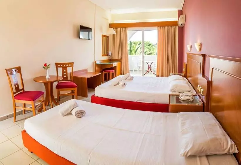 Отель Leonanti Village