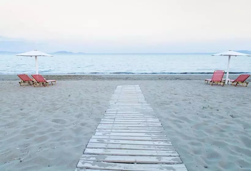 Отель Leonanti Village