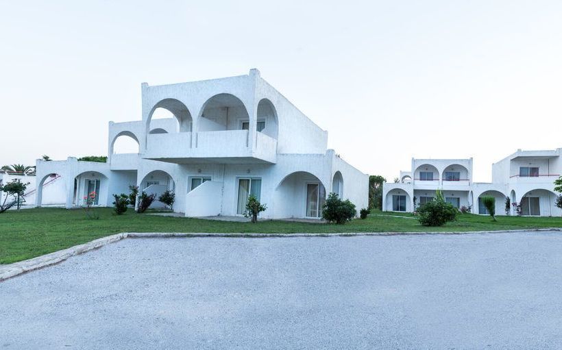 호텔 Leonanti Village