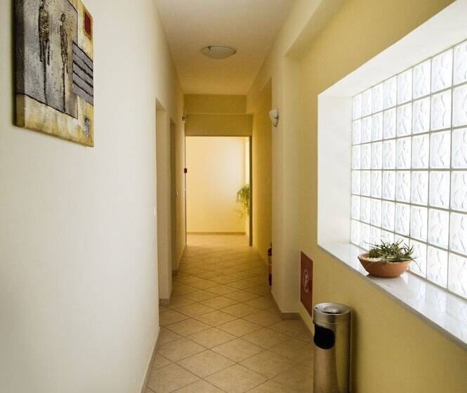 호텔 Loukas Vrachos