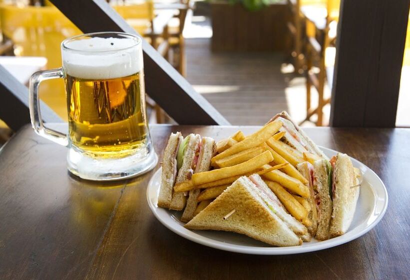 호텔 Loukas Vrachos