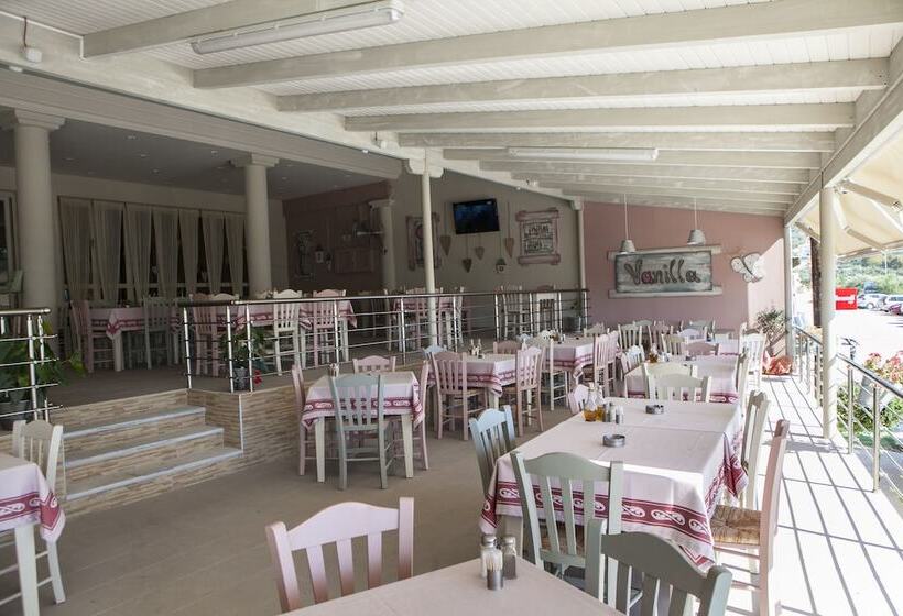 호텔 Loukas Vrachos