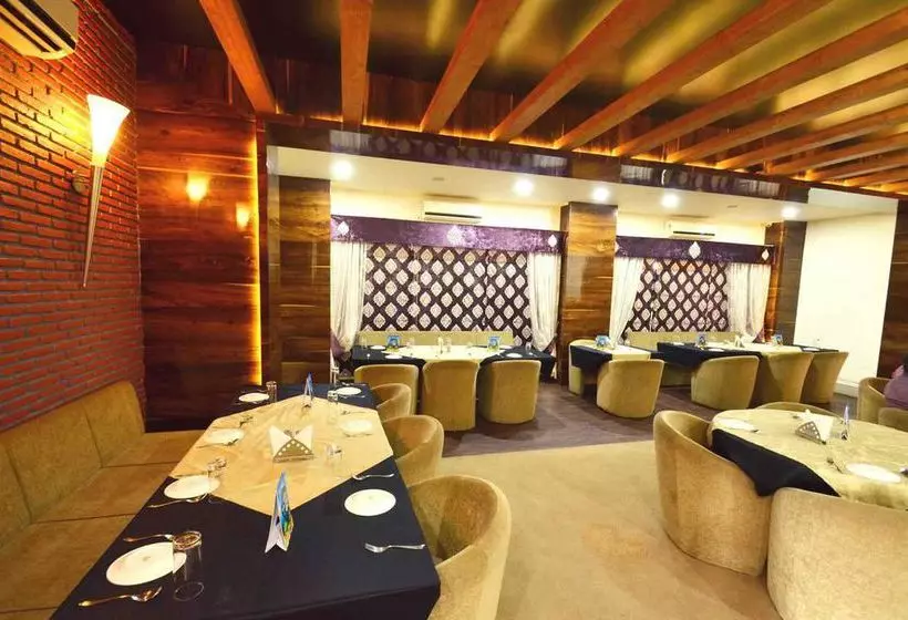 هتل Oyo Premium Alankar Circle