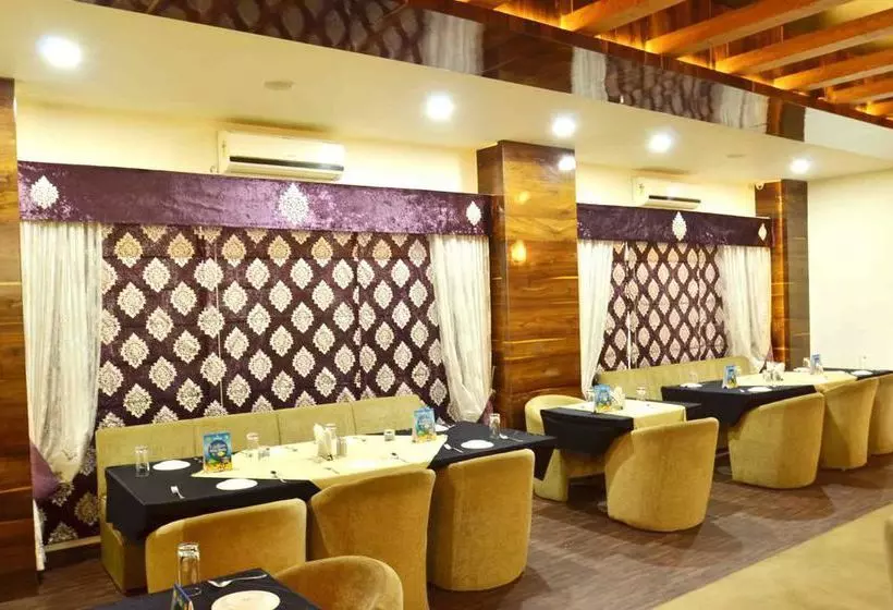 هتل Oyo Premium Alankar Circle