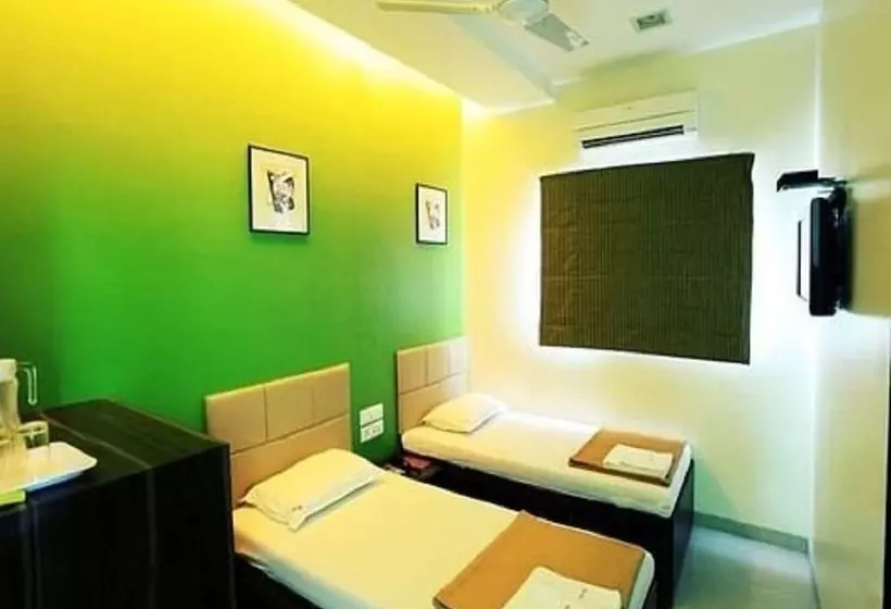 هتل Room Maangta 212   Andheri East