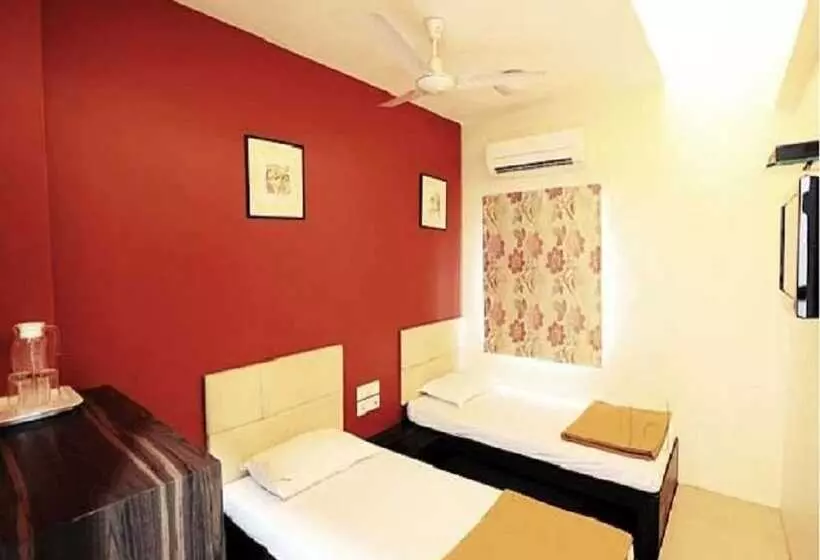 هتل Room Maangta 212   Andheri East