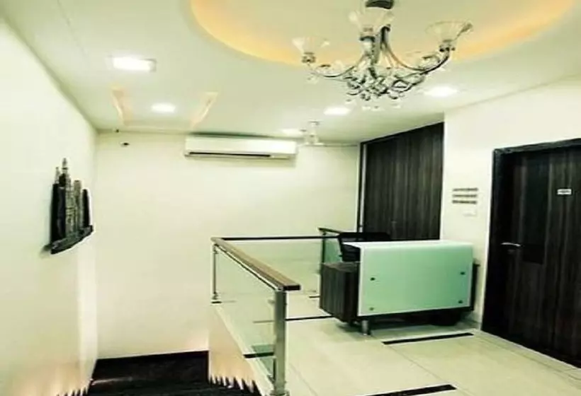 هتل Room Maangta 212   Andheri East