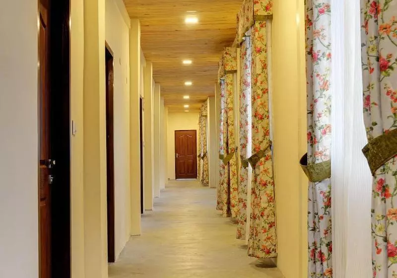 هتل Summit Barsana Resort & Spa