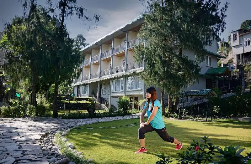 هتل Summit Barsana Resort & Spa