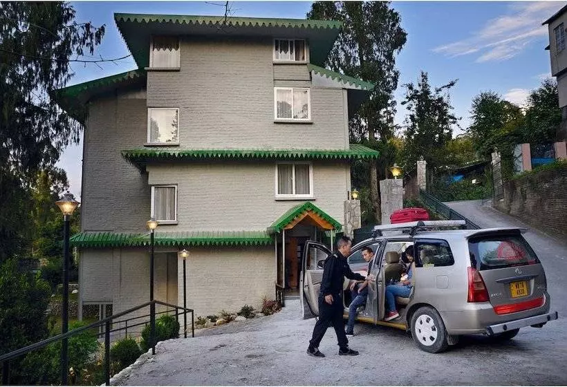 هتل Summit Barsana Resort & Spa