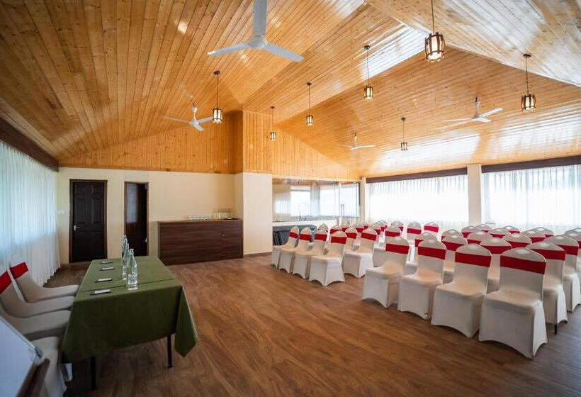 فندق Summit Namnang Courtyard & Spa Near Mg Marg