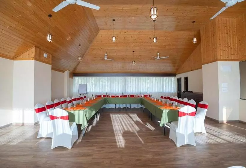 Hotel Summit Namnang Courtyard & Spa Near Mg Marg