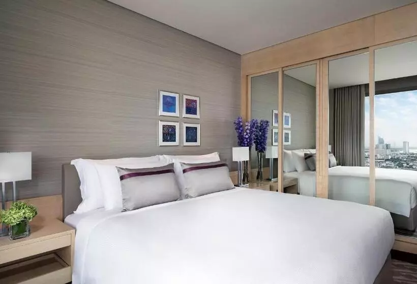 هتل Avani Plus Riverside Bangkok