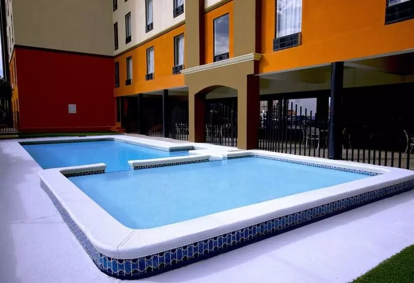 בית מלון כפרי Consulado Inn