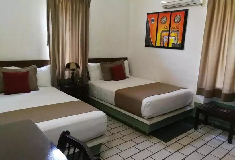 هتل Hacienda De Melaque