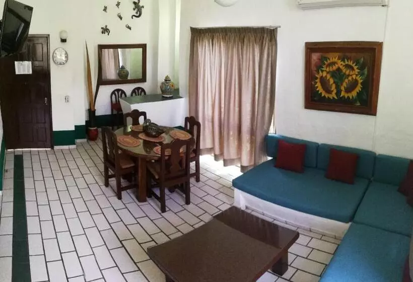 هتل Hacienda De Melaque