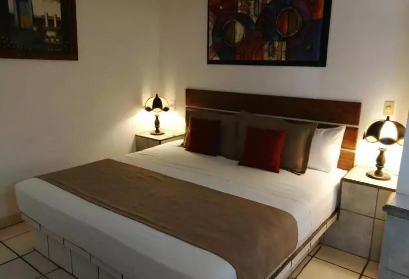 هتل Hacienda De Melaque