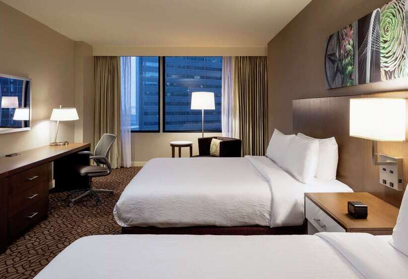 בית מלון כפרי Hilton Garden Inn Downtown Dallas