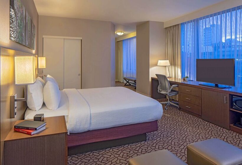 בית מלון כפרי Hilton Garden Inn Downtown Dallas