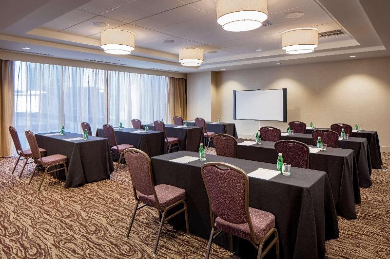 בית מלון כפרי Hilton Garden Inn Downtown Dallas