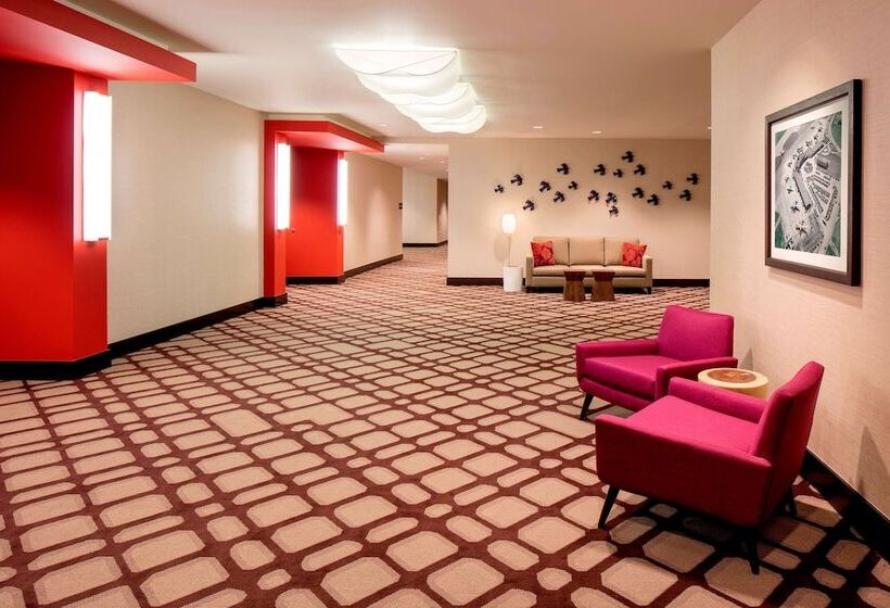 בית מלון כפרי Hilton Garden Inn Downtown Dallas
