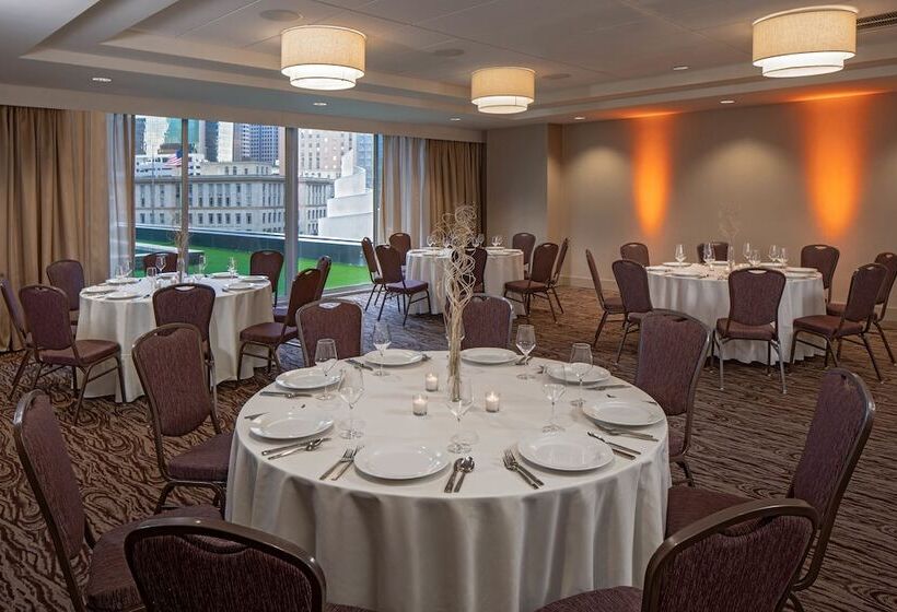 בית מלון כפרי Hilton Garden Inn Downtown Dallas