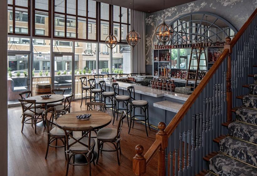 בית מלון כפרי Hilton Garden Inn Downtown Dallas