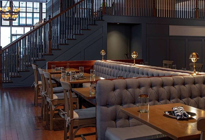 בית מלון כפרי Hilton Garden Inn Downtown Dallas