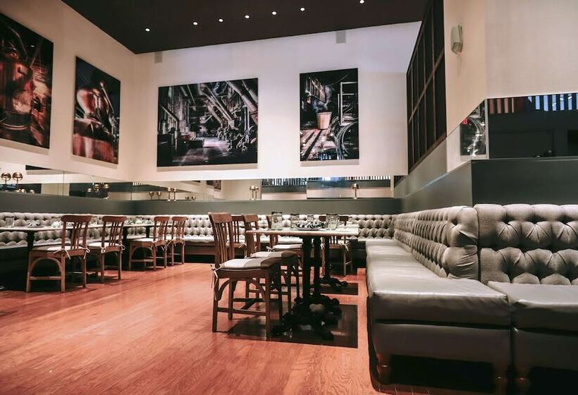 בית מלון כפרי Hilton Garden Inn Downtown Dallas