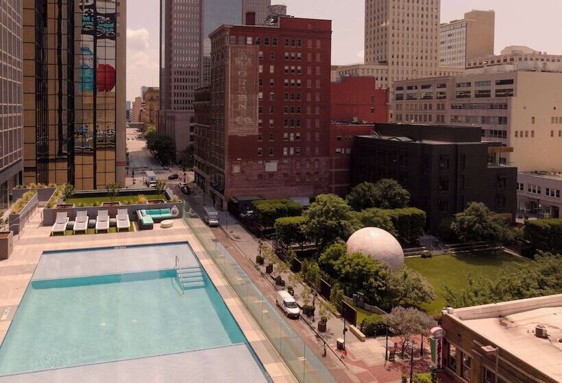 בית מלון כפרי Hilton Garden Inn Downtown Dallas