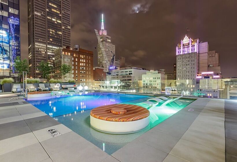 בית מלון כפרי Hilton Garden Inn Downtown Dallas