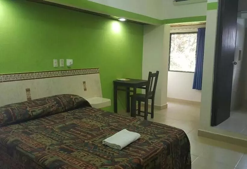 בית מלון כפרי La Quinta Avenida