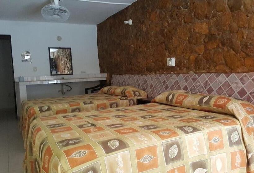 בית מלון כפרי La Quinta Avenida