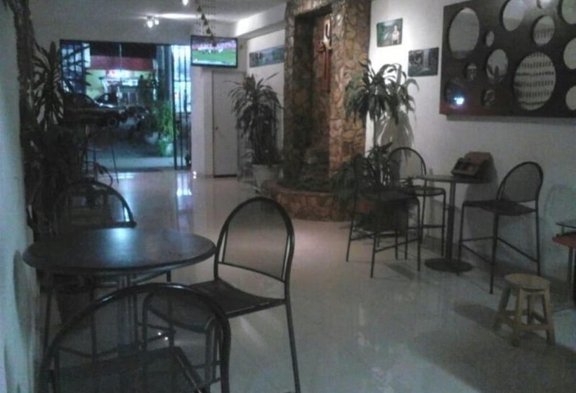 בית מלון כפרי La Quinta Avenida