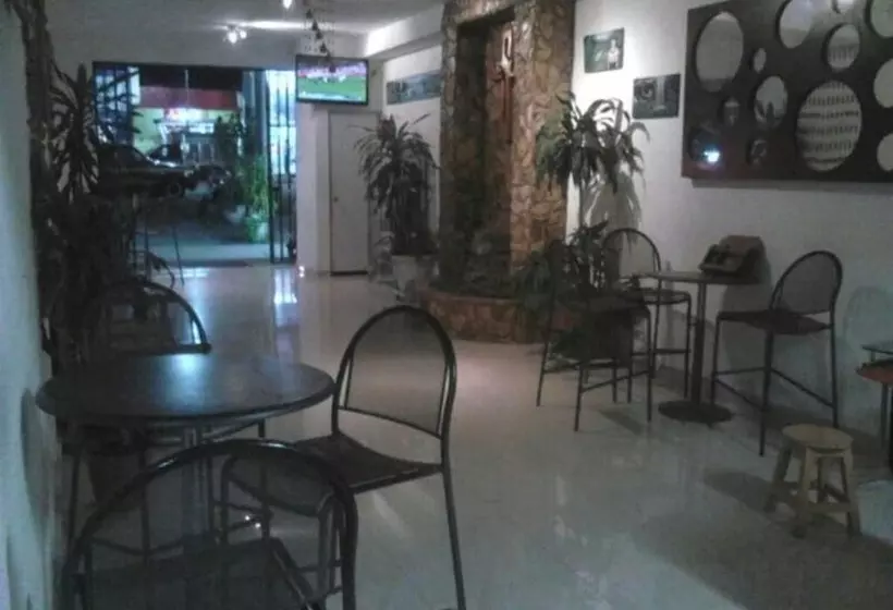 בית מלון כפרי La Quinta Avenida