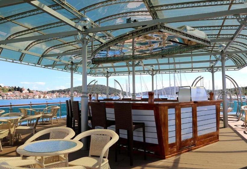 فندق Marina Frapa Resort Rogoznica