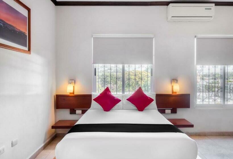 Monte Salerno Hotel & Suites