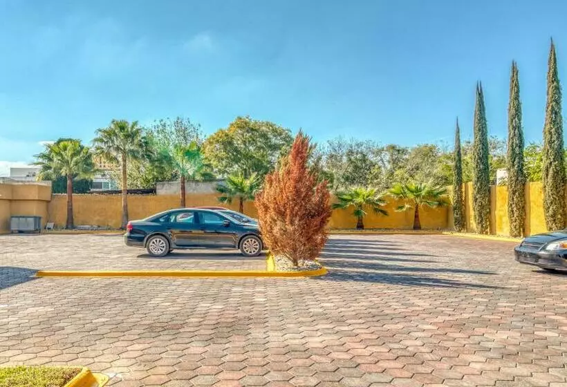 Monte Salerno Hotel & Suites