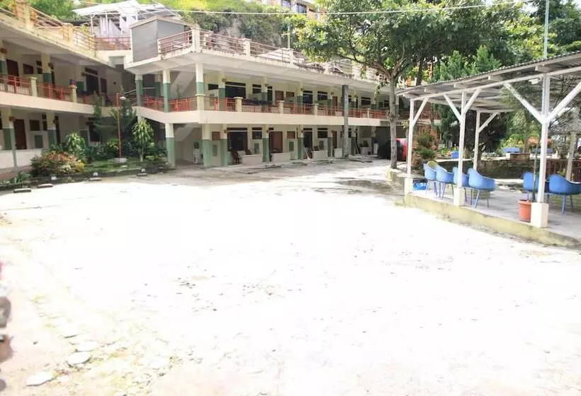 Pandu Lakeside Hotel Parapat