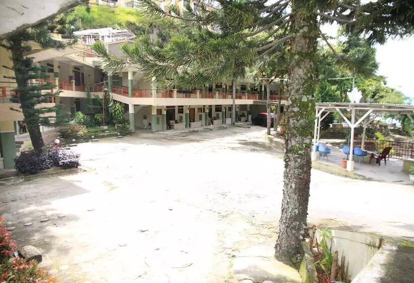 Pandu Lakeside Hotel Parapat