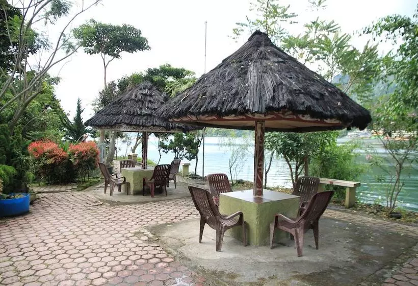 Pandu Lakeside Hotel Parapat