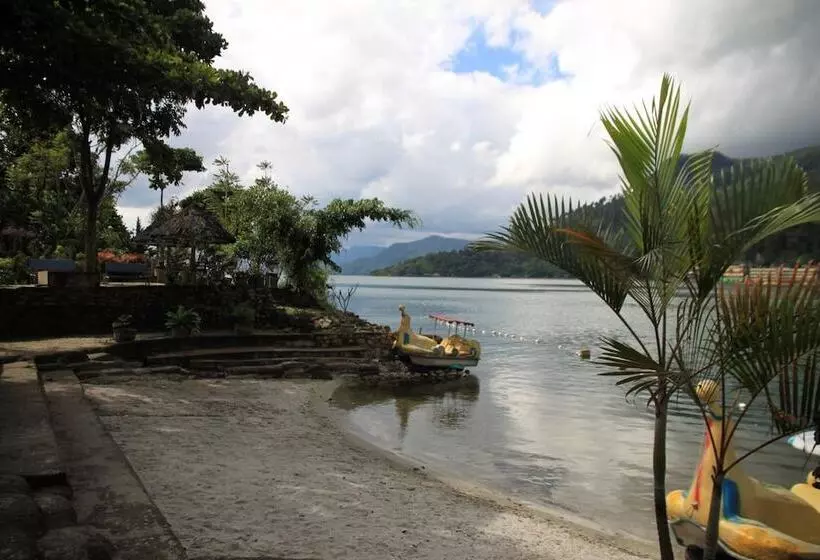 Pandu Lakeside Hotel Parapat