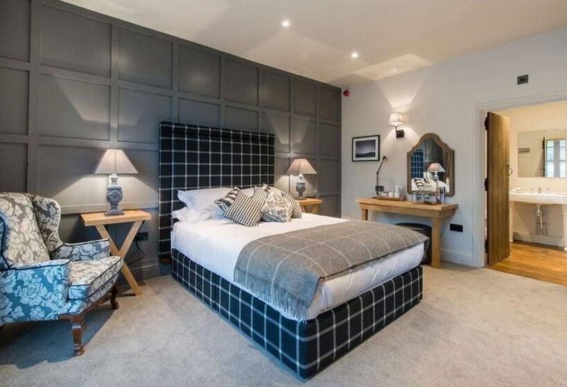 ホテル The Assheton Arms