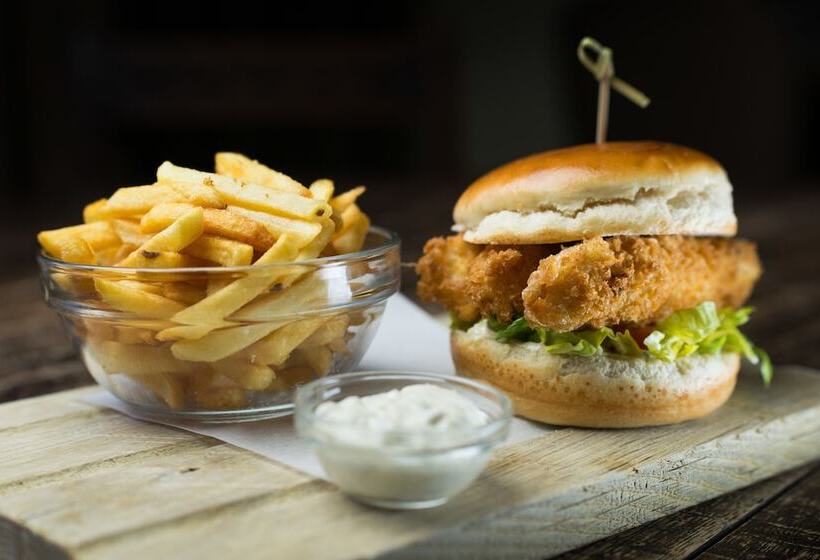 ホテル The Assheton Arms