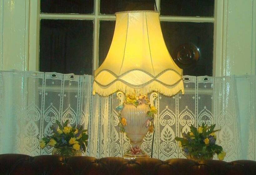 Wilsons Hotel   Blackpool Tower View