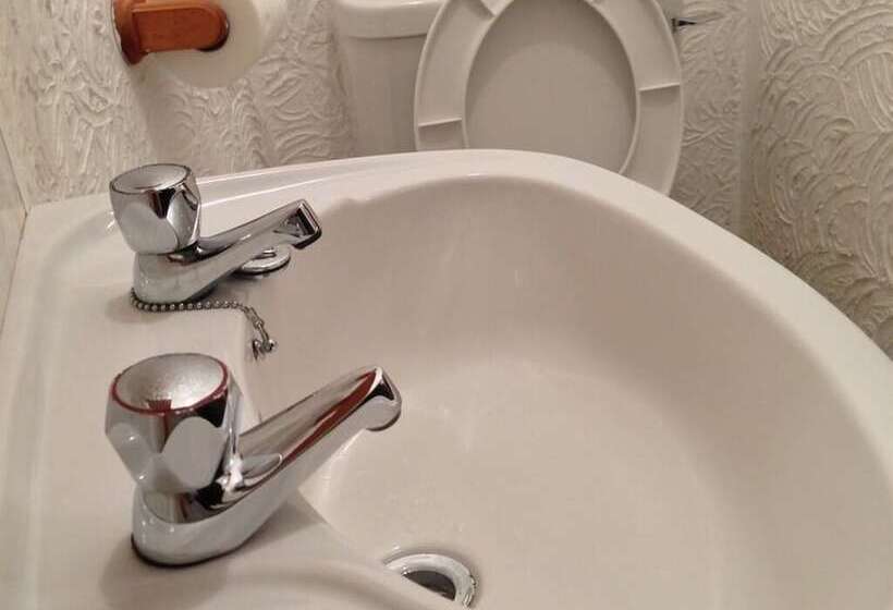 Wilsons Hotel   Blackpool Tower View