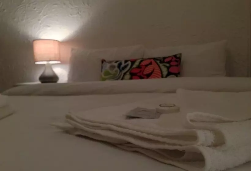 Wilsons Hotel   Blackpool Tower View