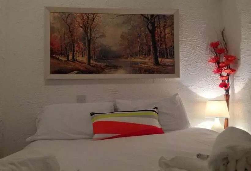 Wilsons Hotel   Blackpool Tower View