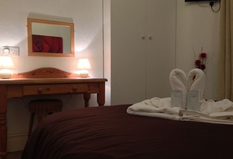 Wilsons Hotel   Blackpool Tower View