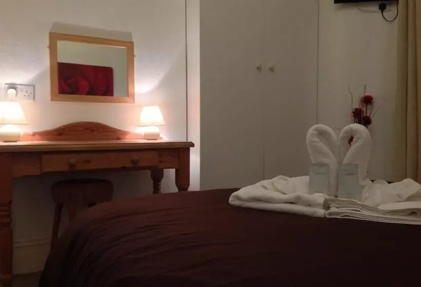 Wilsons Hotel   Blackpool Tower View